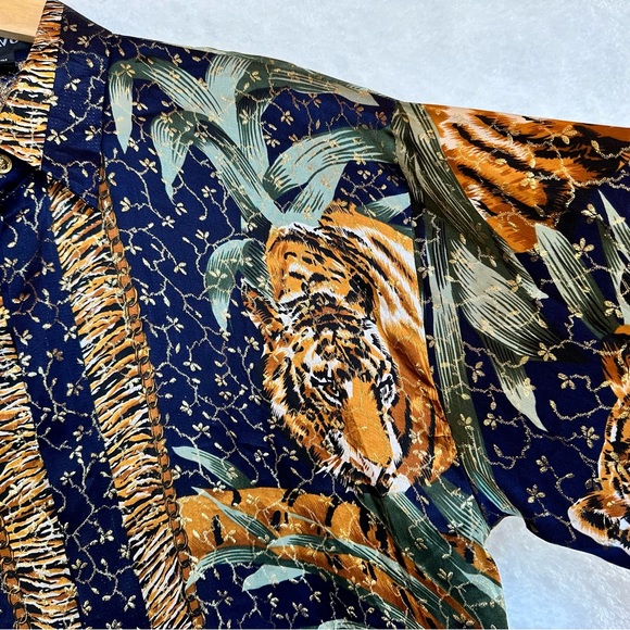 Vtg BRAVO men’s metallic silk tiger animal print gold browns button up shirt L - Picture 5 of 16